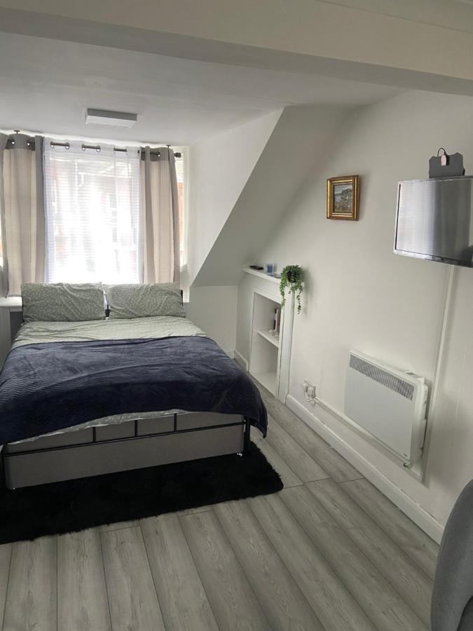 דירות לארגס Studio Flat מראה חיצוני תמונה