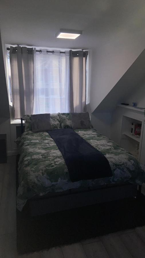 דירות לארגס Studio Flat מראה חיצוני תמונה