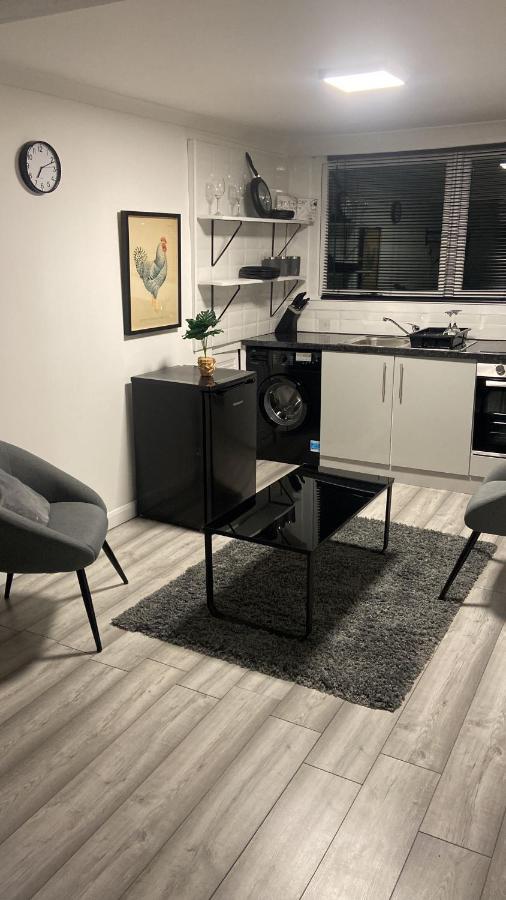 דירות לארגס Studio Flat מראה חיצוני תמונה