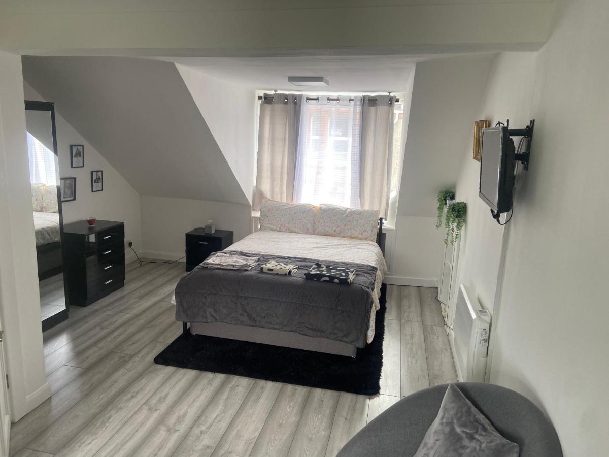 דירות לארגס Studio Flat מראה חיצוני תמונה